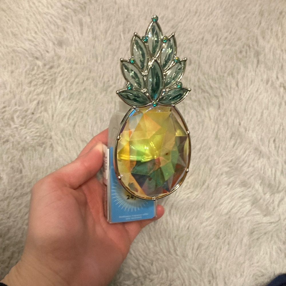 Bath and body works jewel pineapple nightlight wallflower